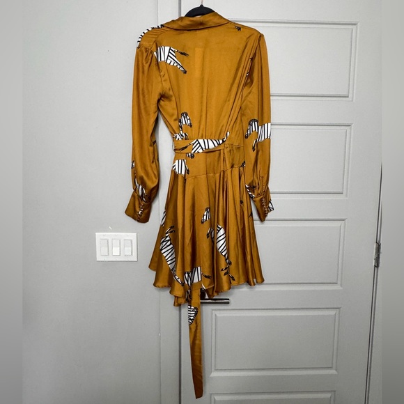 NWT! ⭐️ SukiSo Gold Elsa Wrap Dress in Zebra - Picture 9 of 16